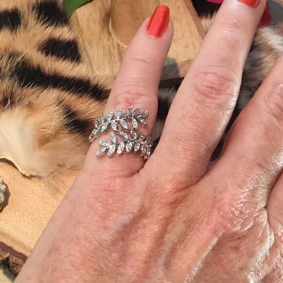 CZ AAA Vine Brass Rhodium Ring size 9 - Picture 9 of 10